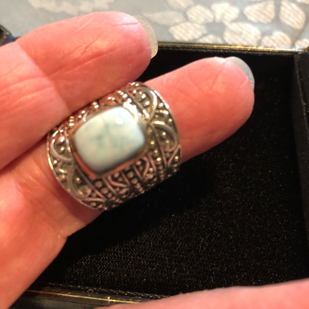 STUNNING LARIMAR AND STERLING SILVER RING
